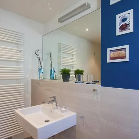 Apartment Holiday Flat - Dos01107e-cya *